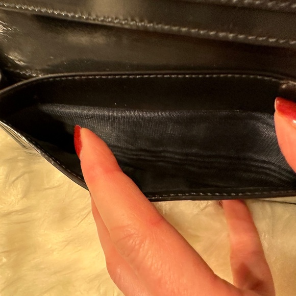 Classic Gucci Wallet with Gold toned Clasp - Picture 7 of 10